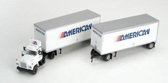 Mack R w/28' Double Pups "American" (White)