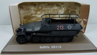 1:43 SdKfz.251/3 German Half-Track (Gray) 1:43 SdKfz.251/3 German Half-Track (Gray)