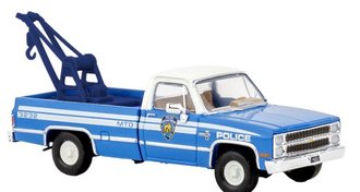 1:87 1982 Chevrolet C 10 Tow Truck "NYPD"