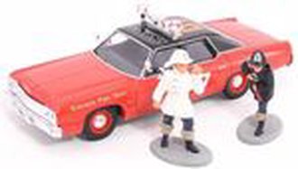 1:43 1974 Dodge Monaco Division Chief's Car "Chicago Fire Dept." w/Men
