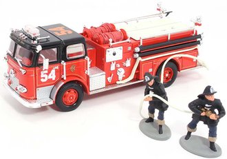 Seagrave J Pumper "Chicago Fire Dept." w/Men