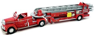 Seagrave 7-Man Ladder Truck (Open) (Red)