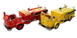 1:64 Crown Firecoach Pumper Set "Los Angeles #18 (Red) and #80 (Yellow)"