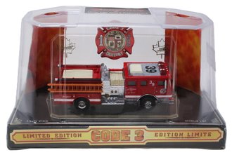 1:64 Seagrave Fire Pumper "Los Angeles, CA #39" - Canadian Edition