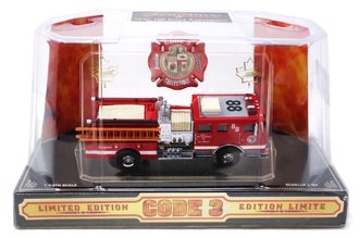 1:64 Seagrave Fire Pumper "Los Angeles, CA #88" - Canadian Edition