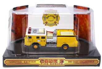 1:64 Seagrave Fire Pumper "Honolulu, HI #E8"
