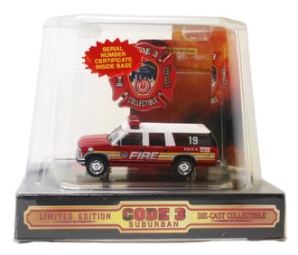 1:64 GMC Suburban "FDNY Battalion 19" 1:64 GMC Suburban "FDNY Battalion 19"