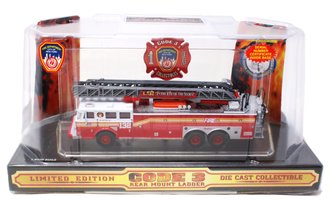 1:64 Seagrave Rear Mount Ladder Truck "FDNY Ladder #132 - In the Eye of the Storm"