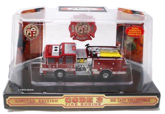 1:64 Pierce Fire Pumper "City of Los Angeles #33"