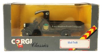 Mack AC Delivery "East Anglian Fruit Company" Mack AC Delivery "East Anglian Fruit Company"