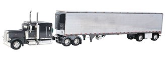 Peterbilt 389 w/60" Flat Top w/Chrome Trailer (Black/Gray)