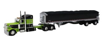 1:64 Peterbilt 389 Standup Sleeper w/Spread Axle Wilson Patriot Belt Trailer (Green/Black)