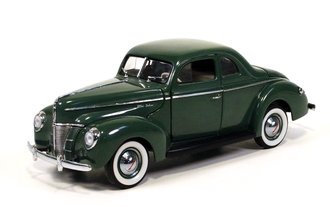 1:24 1940 Ford Deluxe Coupe (Cloud Mist Gray [Dark Green])