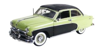 1:24 1950 Ford Crestliner Coupe (Sportsman Green/Black)