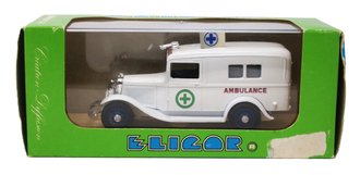 1:43 1934 Ford V8 Ambulance (White) 1:43 1934 Ford V8 Ambulance (White)