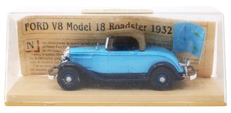 1:43 1933 Ford V8 Model 18 (Blue) 1:43 1933 Ford V8 Model 18 (Blue)