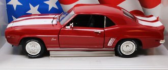1:18 1970&frac12; Camaro Baldwin Motion (Red w/White Stripes)