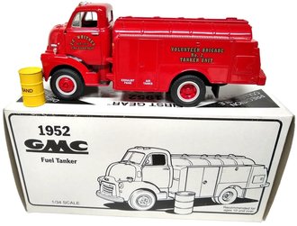1:34 1952 GMC Fire Tanker Truck "J.C. Whitney Co." 1:34 1952 GMC Fire Tanker Truck "J.C. Whitney Co."