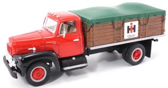 1957 International Grain Box "International Harvester Summer Toy" 1957 International Grain Box "International Harvester Summer Toy"