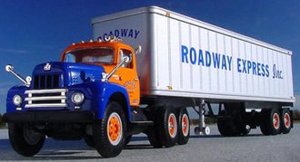 1959 International RF-200 w/Van Trailer "Roadway"