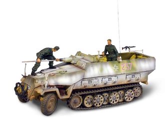 1:32 German Sdkfz 251/9 Kanonenwagen "Hungary, 1945" 1:32 German Sdkfz 251/9 Kanonenwagen "Hungary, 1945"