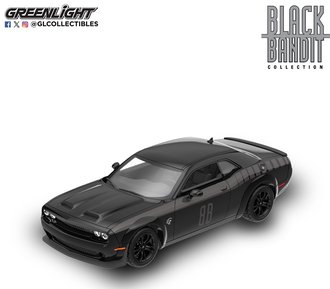 1:64 Black Bandit Series 31 - 2017 Dodge Challenger SXT Plus
