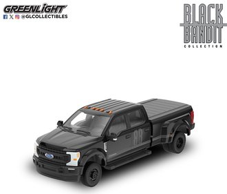 1:64 Black Bandit Series 31 - 2020 Ford F-450 XL Super Duty