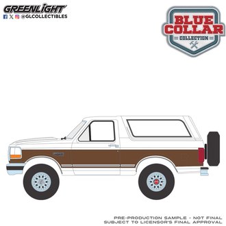 1:64 Blue Collar Series 15 - 1993 Ford Bronco XLT (Oxford White/Medium Mocha Metallic)