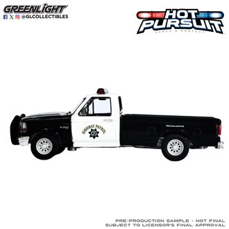 1:64 Hot Pursuit Series 48 - 1996 Ford F-250 "California Highway Patrol"