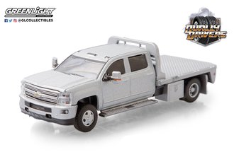 1:64 Dually Drivers Series 5 - 2015 Chevrolet Silverado 3500 Dually Flat Bed (Silver Ice Metallic)