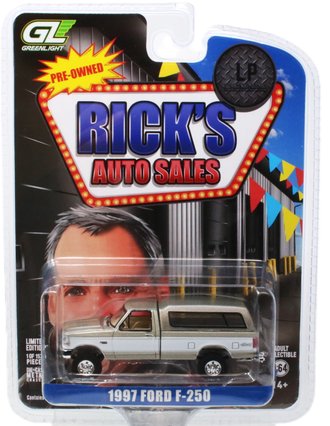 1:64 Rick's Auto Sales - 1997 Ford F-250 Pickup Truck w/Bed Cap (Gold/White)