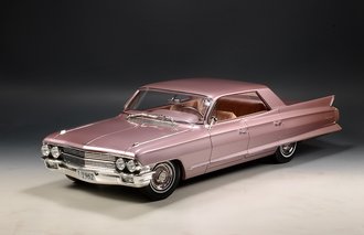 1:18 1962 Cadillac Sedan de Ville (Heather Metallic)