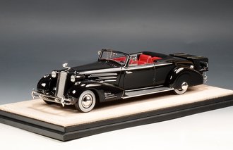 1:43 1934 Cadillac 452D V16 Victoria Convertible Coupe (Black)