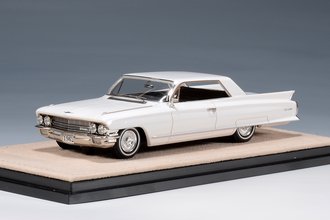 1:43 1962 Cadillac Coupe DeVille (White)