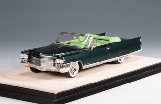 1:43 1963 Cadillac Eldorado Biarritz (Dark Green/Light Green)