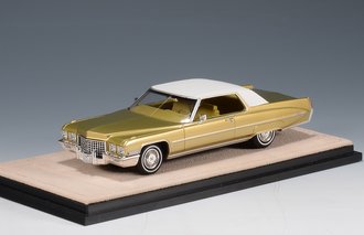 1:43 1971 Cadillac Coupe DeVille (Beige/White)