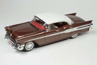 Pontiac Star Chief 1957 – Goldvarg Collection 1/43, Résine Montée, Neuve