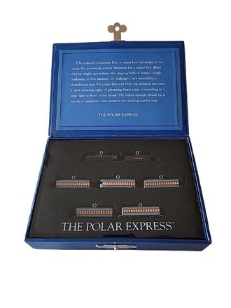Train Ornamnet - The Polar Express Train - 2005 Minature Set Train Ornamnet - The Polar Express Train - 2005 Minature Set