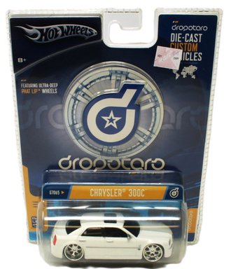 1:43 Hot Wheels Dropotaro - Chrysler 300C (White)