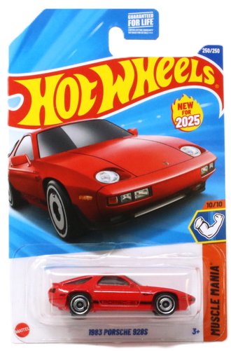 1:64 1983 Porsche 928S (Red) 1:64 1983 Porsche 928S (Red)