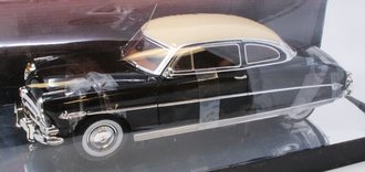 1:18 1952 Hudson Hornet Club Coupe (Black/Cream) ***Box Shelf Wear***