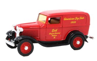 1:43 1932 Ford Panel Delivery Truck (Peach) - 1986 Toy Fair *** Paint Rash*** 1:43 1932 Ford Panel Delivery Truck (Peach) - 1986 Toy Fair *** Paint Rash***