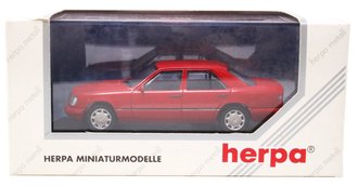 1:43 1995 Mercedes-Benz Limousine E320 4-Door Sedan (Red) 1:43 1995 Mercedes-Benz Limousine E320 4-Door Sedan (Red)