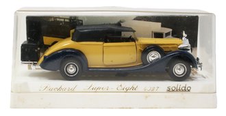 1:43 Packard Super Eight (Yellow/Black) 1:43 Packard Super Eight (Yellow/Black)