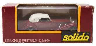 1:43 1939 Mercedes 540K (Dark Red/White Top) ***Cracked Case***