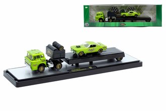 1:64 1968 Ford C-950 w/1966 Ford Mustang 2+2 (Green)