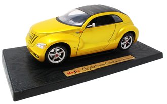 1:18 Chrysler Pronto Cruizer - Concept Version (Gold/Black) ***Box Shelf Wear***