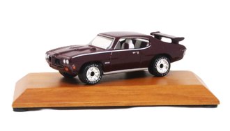 1:64 1970 Pontiac Gto (Burgundy) 1:64 1970 Pontiac Gto (Burgundy)