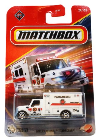 1:87 International TerraStar Ambulance (White)