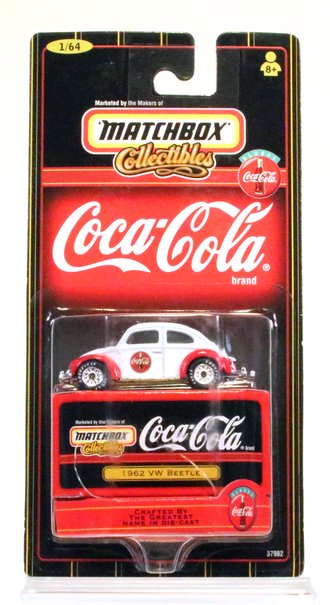 1:64 Coca-Cola - 1962 VW Beetle (White w/Red Fenders) ***Loose Bands***